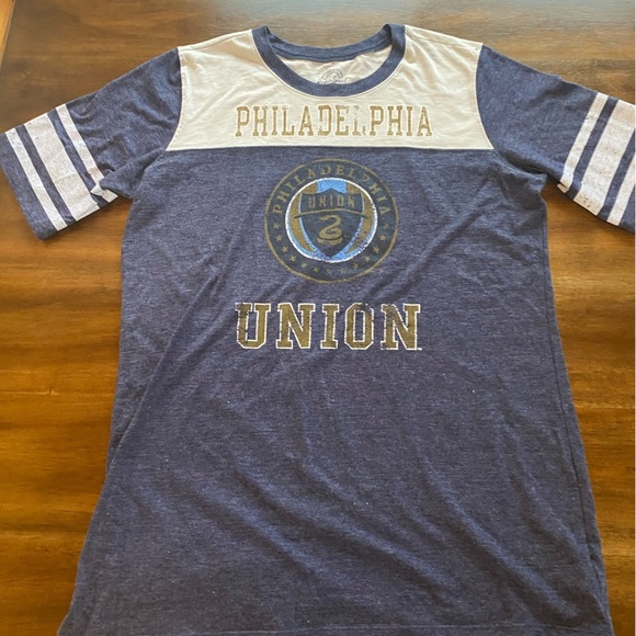 Philadelphia union soccer T-shirt. See sizing note below in description! - Picture 1 of 3